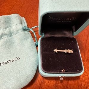 Tiffany & Co. Paloma's Arrow ring size 6